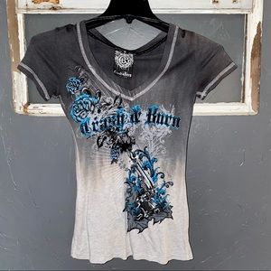 Women’s crash and burn v neck tee